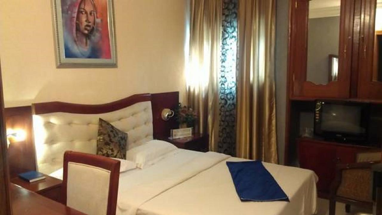 Sun Beach Hotel Cotonou Esterno foto