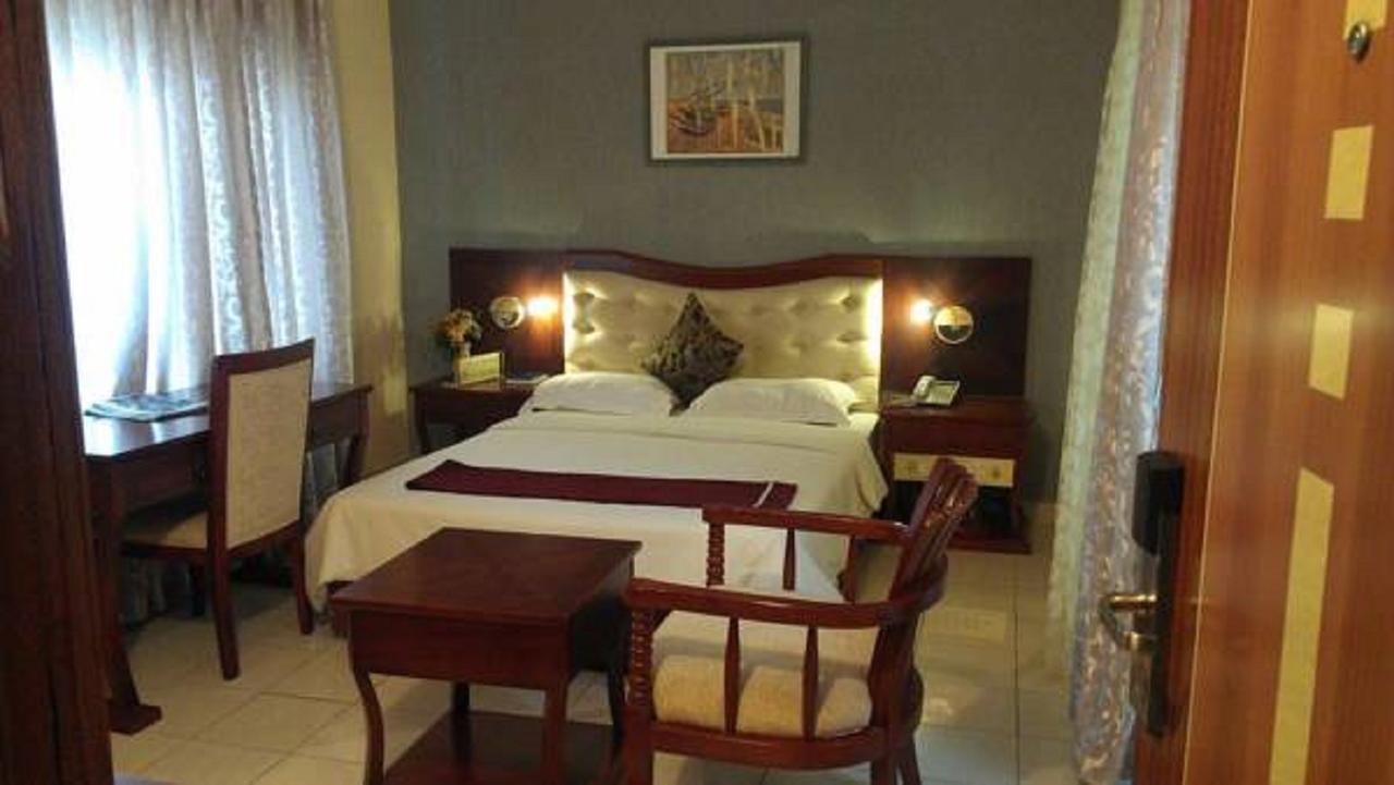 Sun Beach Hotel Cotonou Esterno foto