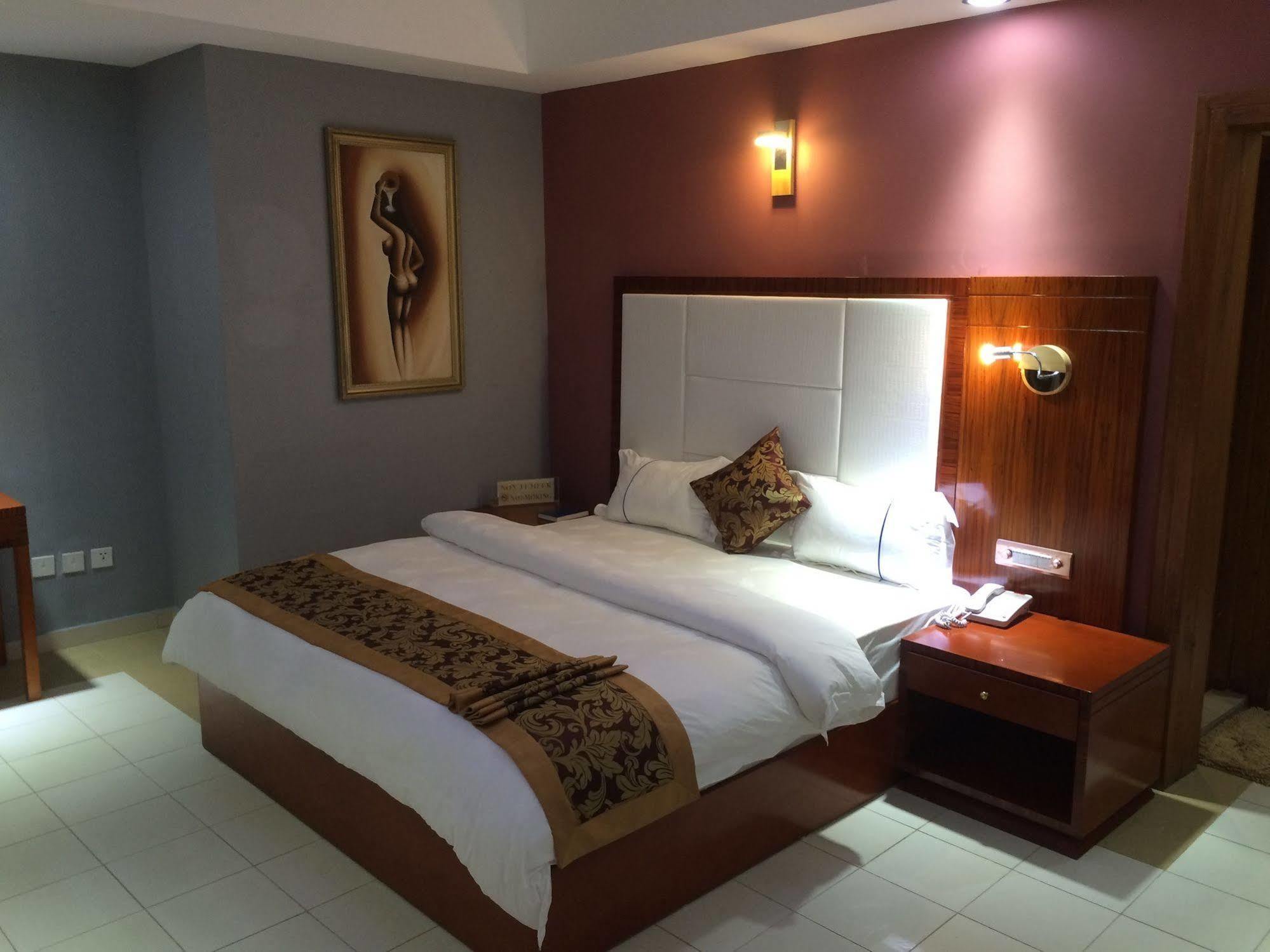 Sun Beach Hotel Cotonou Esterno foto