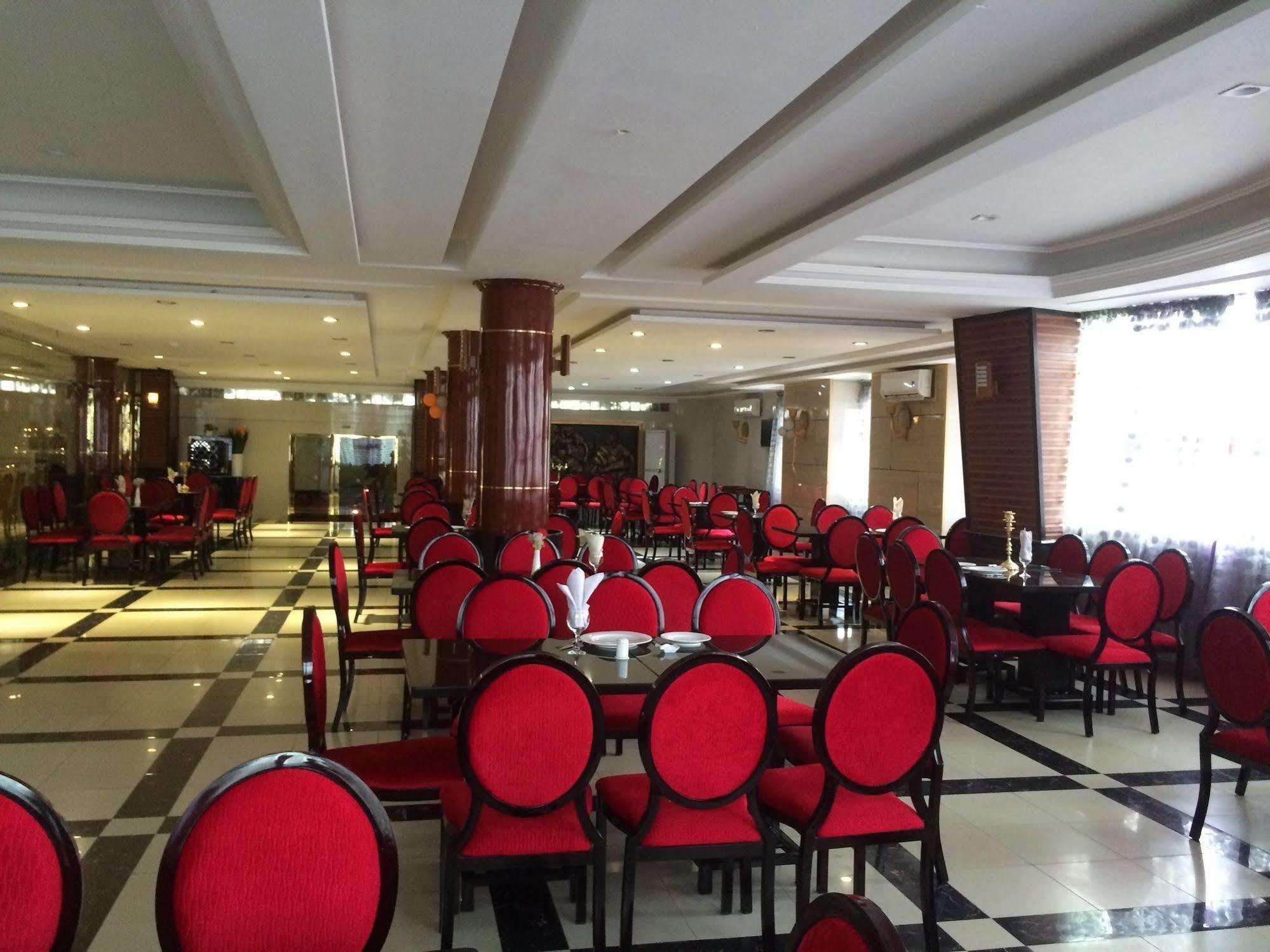Sun Beach Hotel Cotonou Esterno foto