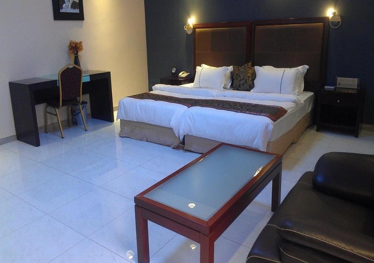 Sun Beach Hotel Cotonou Esterno foto